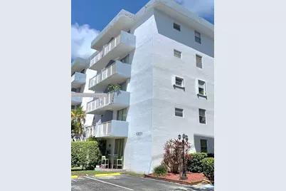 1801 S Treasure Dr #427, North Bay Village, FL 33141 - Photo 1