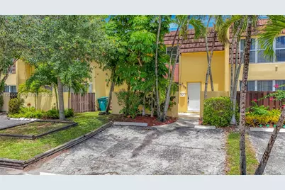 3702 SW 60th Ter #31, Davie, FL 33314 - Photo 1