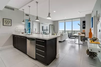 90 SW 3rd St #4308, Miami, FL 33130 - Photo 1