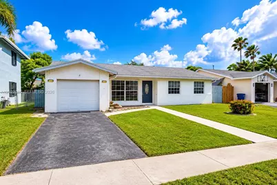 11641 NW 42nd St, Sunrise, FL 33323 - Photo 1