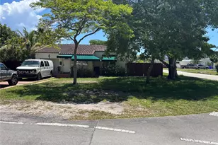 1501 N 16th Ct, Hollywood, FL 33020 - Photo 1