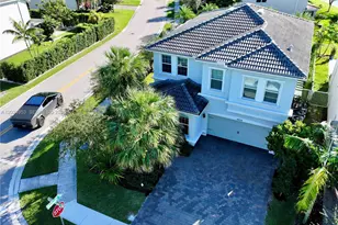 4426 Greenway Dr, Hollywood, FL 33021 - Photo 1
