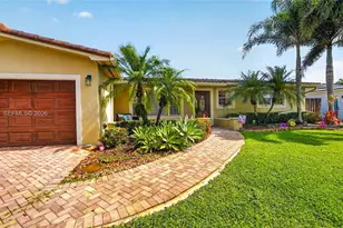 10651 NW 19th Pl, Pembroke Pines, FL 33026 - Photo 1