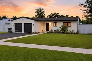901 NW 9th Ct, Homestead, FL 33030 - Photo 1