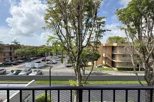 10431 N Kendall Dr, Miami, FL 33176 - Photo 1