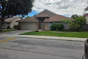 701 SW 93rd Ave, Pembroke Pines, FL 33025 - Photo 1