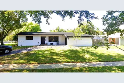 11 Redwood Cir, Plantation, FL 33317 - Photo 1