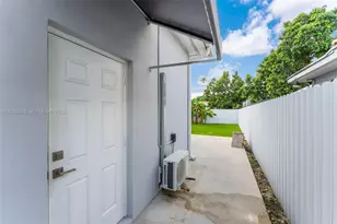 4780 NW 6th St, Miami, FL 33126 - Photo 1