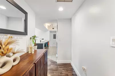 55 SE 6th St #3303, Miami, FL 33131 - Photo 1