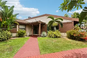 2731 S Parkview Dr, Hallandale Beach, FL 33009 - Photo 1