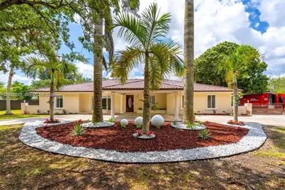 18370 SW 212th St, Miami, FL 33187 - Photo 1