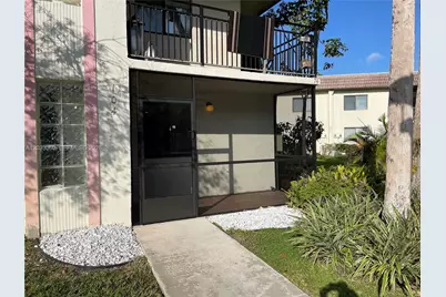 409 Lakeview Dr #104, Weston, FL 33326 - Photo 1