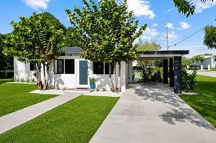 1044 NE 4th Ave, Homestead, FL 33030 - Photo 1