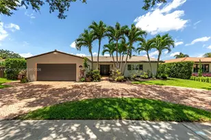 8601 Dundee Terrace, Miami Lakes, FL 33016 - Photo 1