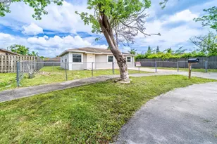 705 NW 13th Terrace, Florida City, FL 33034 - Photo 1