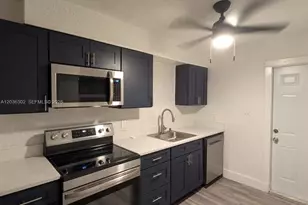 614 Pear St, Lakeland, FL 33815 - Photo 1