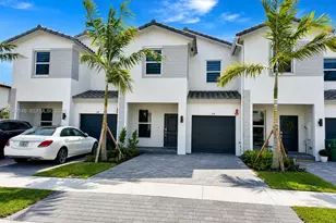 114 SW 184th Pl, Pembroke Pines, FL 33029 - Photo 1