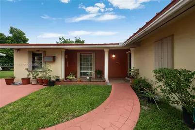 10315 SW 200th St, Cutler Bay, FL 33157 - Photo 1