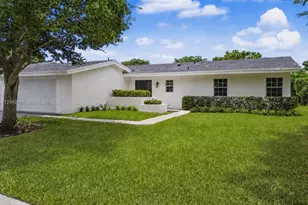 10262 SW 127th Pl, Miami, FL 33186 - Photo 1