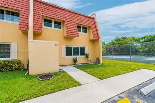 22 Canterbury Ln, Tamarac, FL 33319 - Photo 1