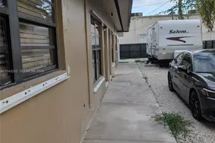 633 NW 1st St, Florida City, FL 33034 - Photo 1