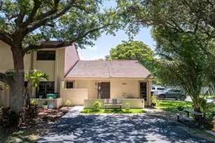 11527 SW 90th St, Miami, FL 33176 - Photo 1
