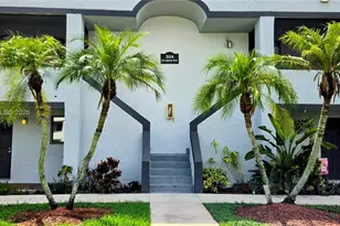 153 Lakeview Dr, Weston, FL 33326 - Photo 1