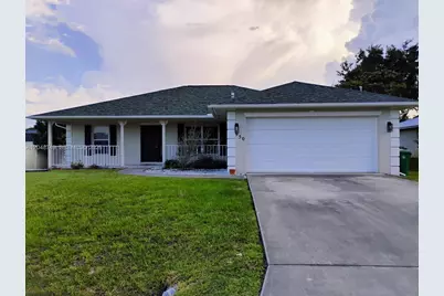 950 SW Worcester Ln, Port Saint Lucie, FL 34953 - Photo 1