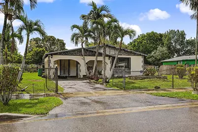 735 NW 8th Ct, Florida City, FL 33034 - Photo 1