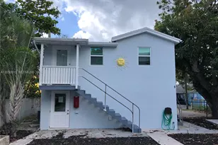 114 S M St, Lake Worth, FL 33460 - Photo 1