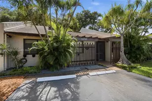 1630 NW 98th Terrace, Pembroke Pines, FL 33024 - Photo 1