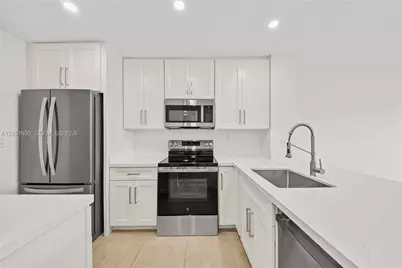 7900 Camino Cir #406, Miami, FL 33143 - Photo 1