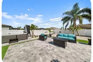 466 SW Prado Ave, Port Saint Lucie, FL 34983 - Photo 1