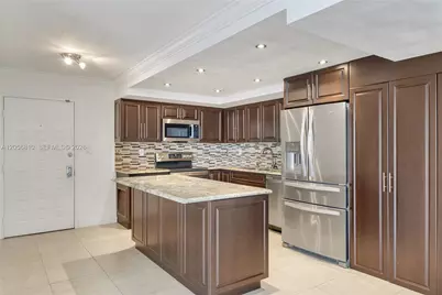 6061 Collins Ave #15D, Miami Beach, FL 33140 - Photo 1