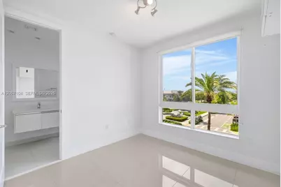 10471 NW 66th St, Doral, FL 33178 - Photo 1
