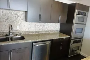 600 NE 36th St, Miami, FL 33137 - Photo 1