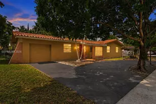 10710 SW 32nd St, Miami, FL 33165 - Photo 1