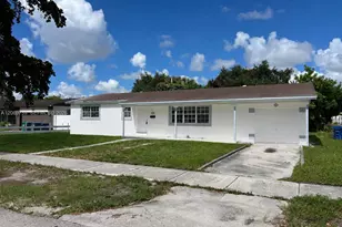 19600 NE 1st Pl, Miami, FL 33179 - Photo 1