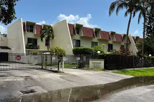 1655 NE 115th St, Miami, FL 33181 - Photo 1