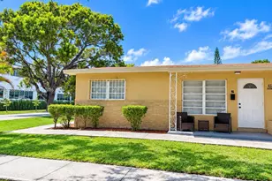 412 SW 10th St, Hallandale Beach, FL 33009 - Photo 1
