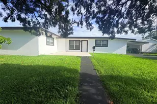 1319 Crest Dr, Lake Worth, FL 33461 - Photo 1