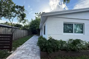 909 NE 10th Ave, Pompano Beach, FL 33060 - Photo 1
