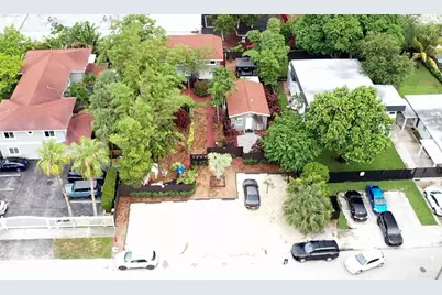 1329 NE 5th Avenue #4, Fort Lauderdale, FL 33304 - Photo 1
