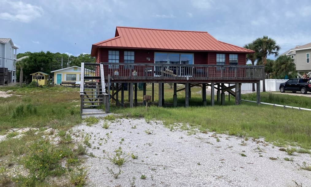 965 W Gorrie Dr, Saint George Island, FL 32328