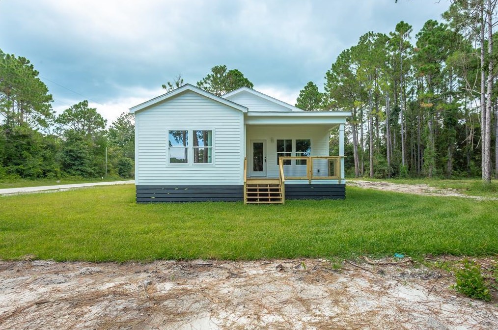 211 Franklin St, Carrabelle, FL 32322