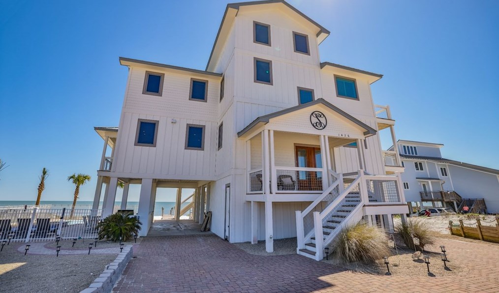 1426 E Gulf Beach Dr, Saint George Island, FL 32328