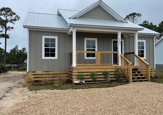 232 Lake Mckissack Ln, Carrabelle, FL 32322