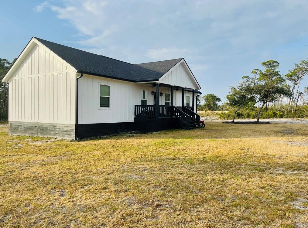 280 Ridgecrest Pkwy, Saint George Island, FL 32328