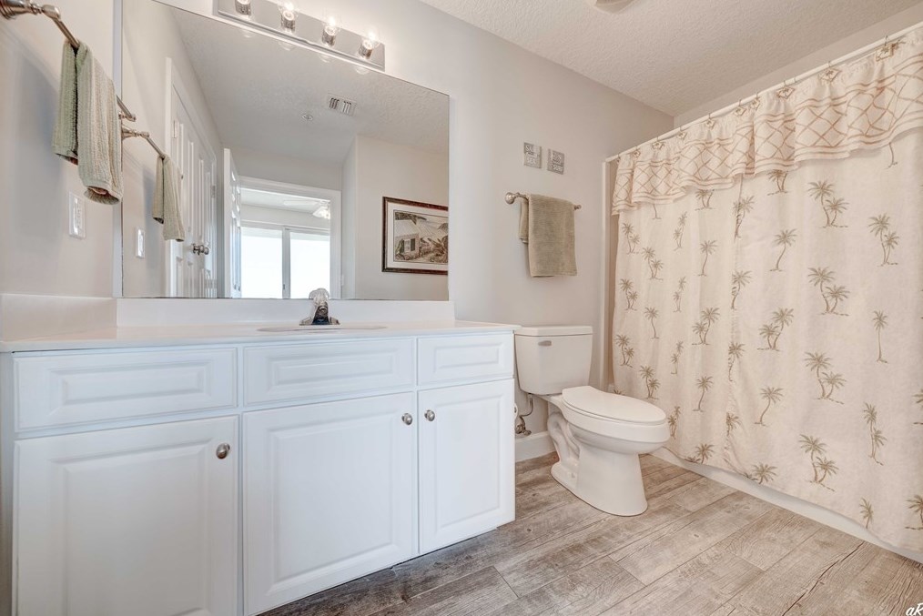 17545 Front Beach Rd, Panama City FL  32413-1907 exterior