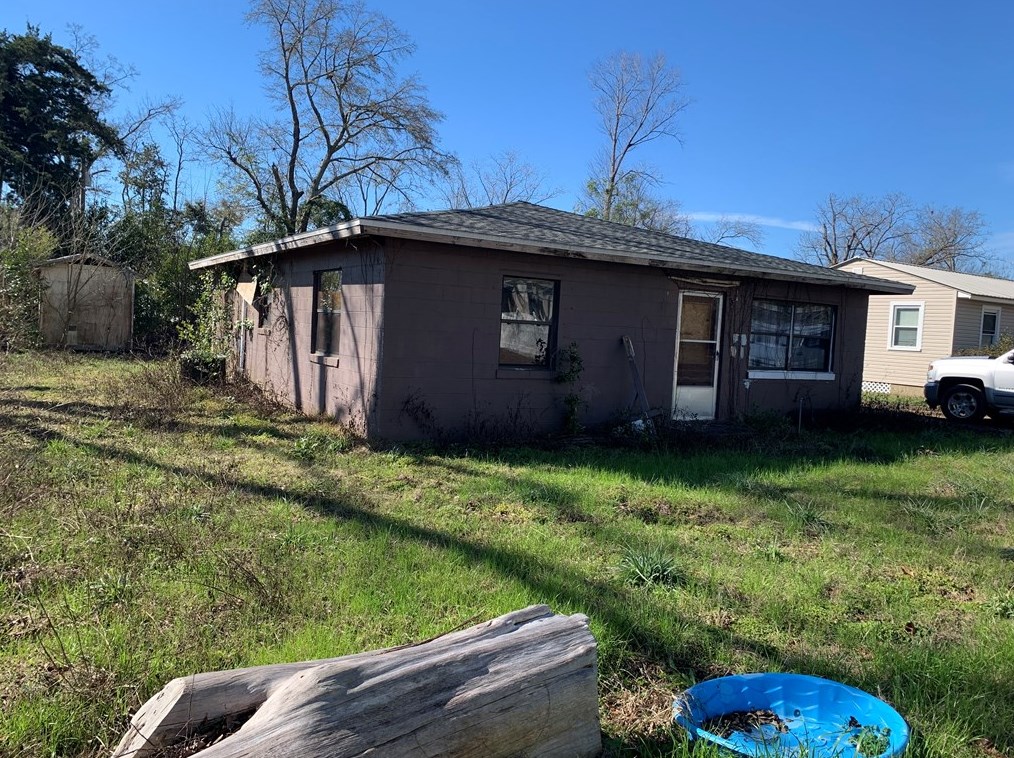 8181 Bruce St, Sneads, FL 32460